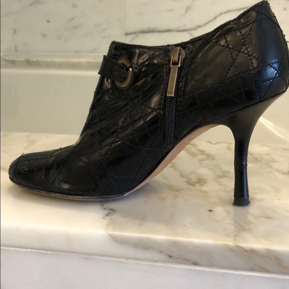Dior black patent carnage ankle bootie (size 36.5) - Picture 3 of 3